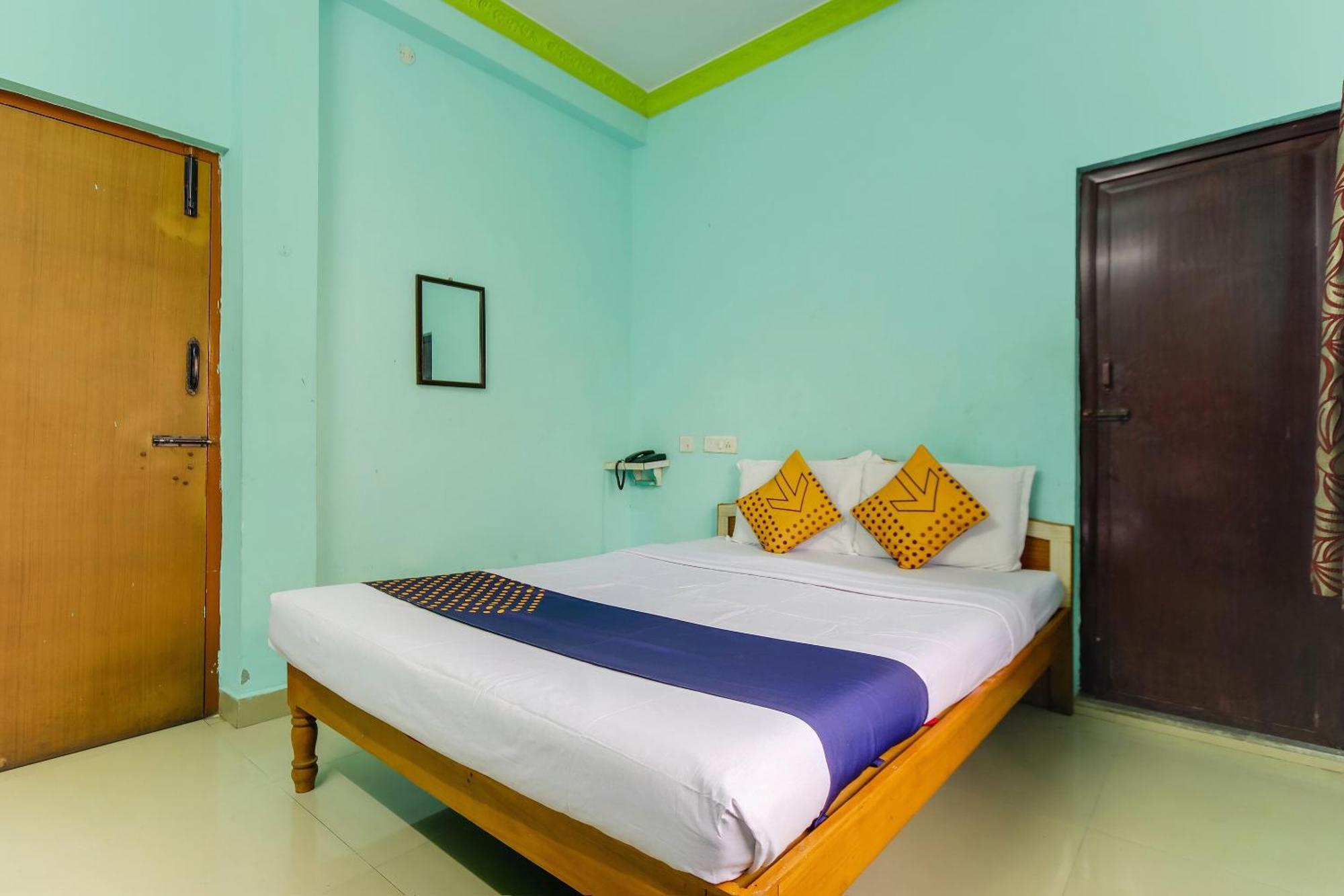 Spot On 75475 Cn Guest House Chennai Eksteriør billede