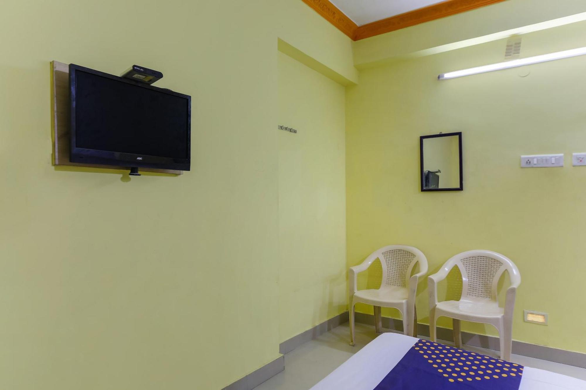 Spot On 75475 Cn Guest House Chennai Eksteriør billede